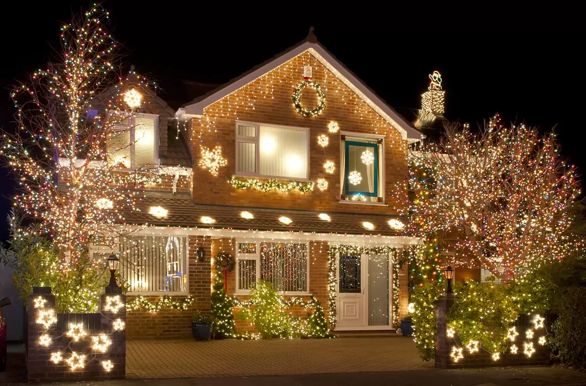 How Much Does Holiday Lighting Installation Cost in Wilsonville, OR?